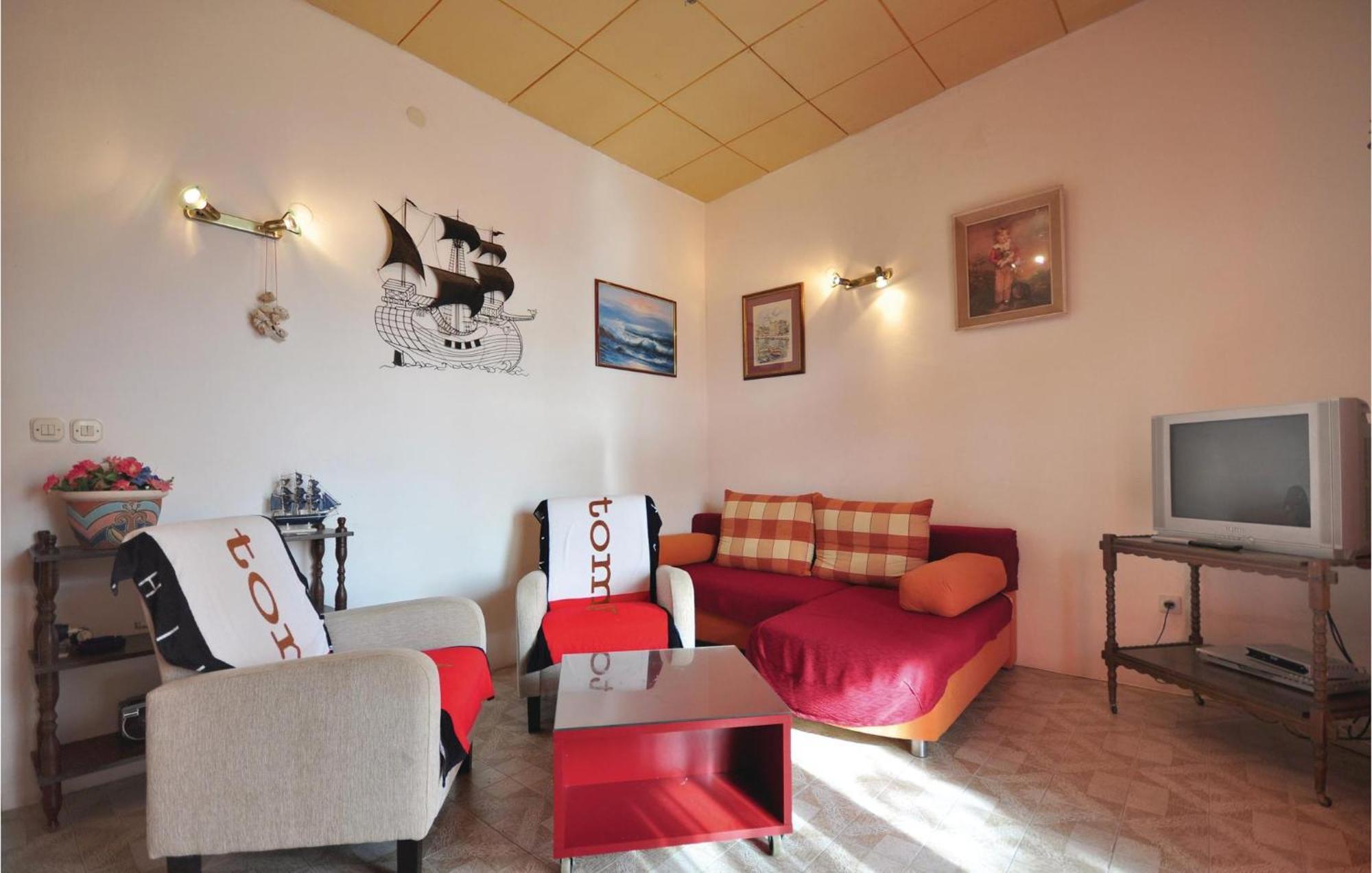 Awesome Home In Seget Vranjica With Wifi Ngoại thất bức ảnh