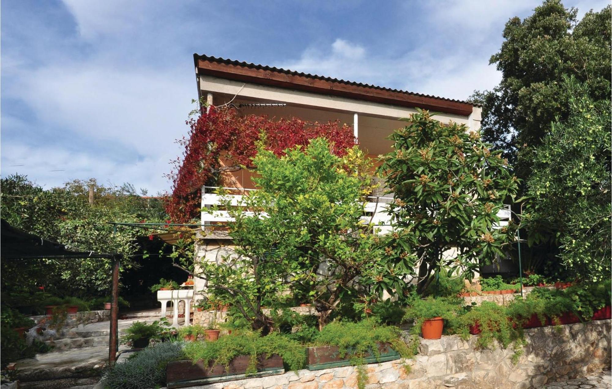 Awesome Home In Seget Vranjica With Wifi Ngoại thất bức ảnh